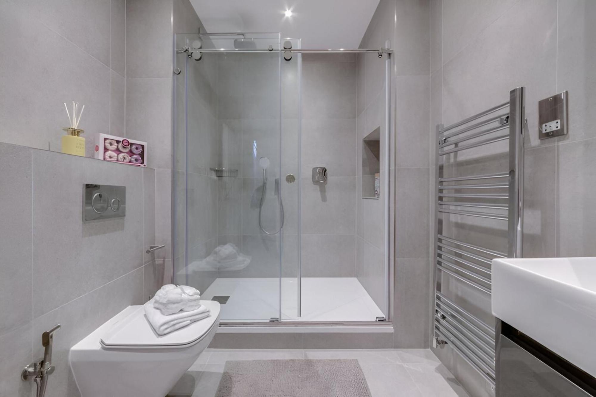 Luxury London 3 Bedroom Duplex With Pool Table - 4Hs المظهر الخارجي الصورة